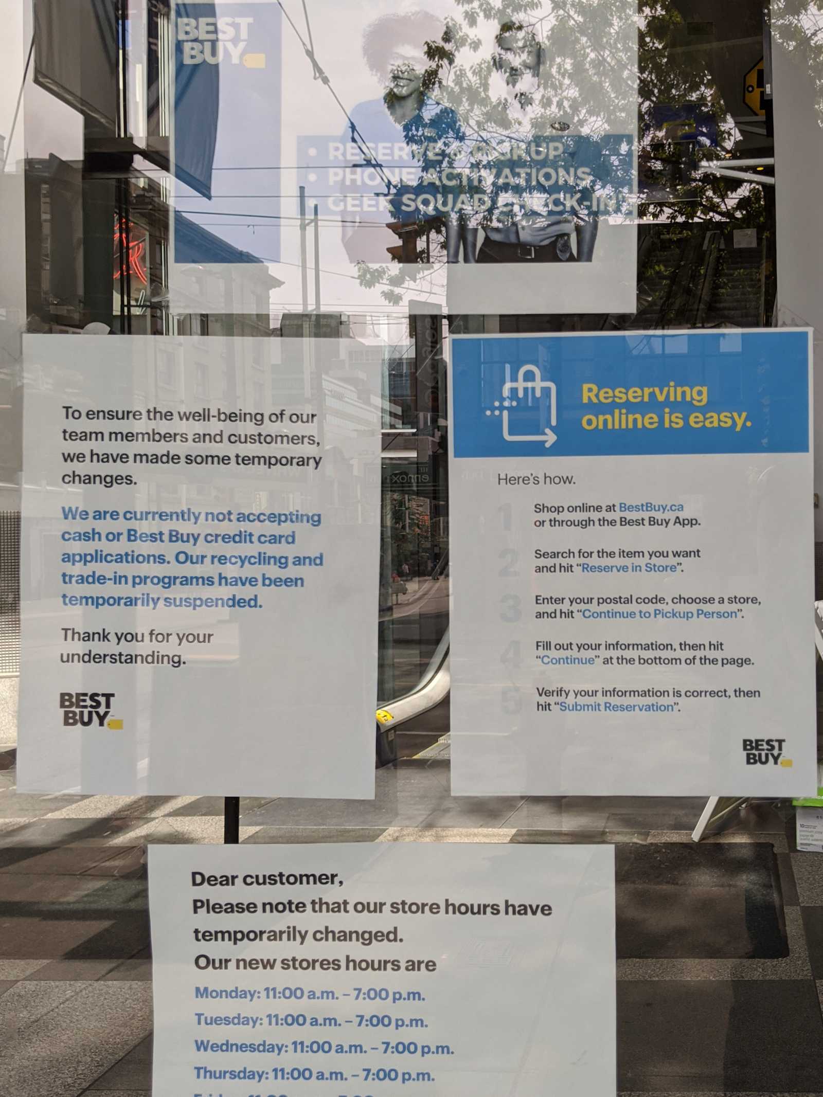 Best Buy Due to COVID19 Documenting the signs of the pandemic